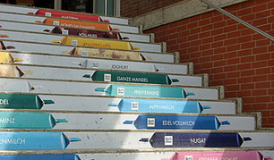 提供產(chǎn)品著色設(shè)計(jì)和選材方案